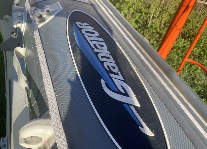 Лодка пвх с мотором 9.8 голфстрим