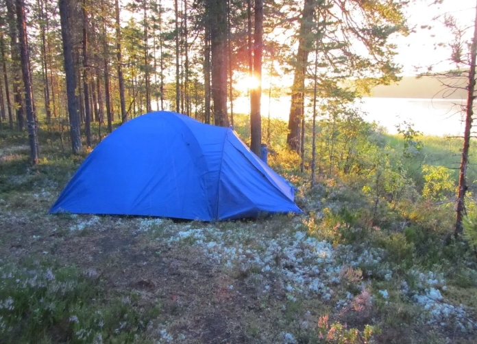 Палатка туристическая 4 местная из Финляндии