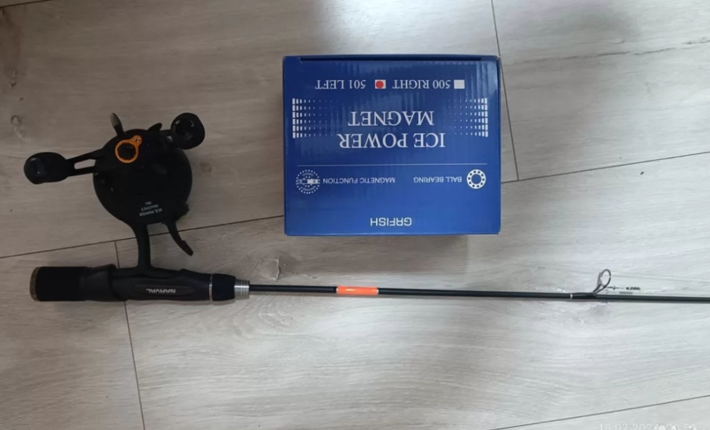 Зимние удилище на судака с катушкой Narval Frost