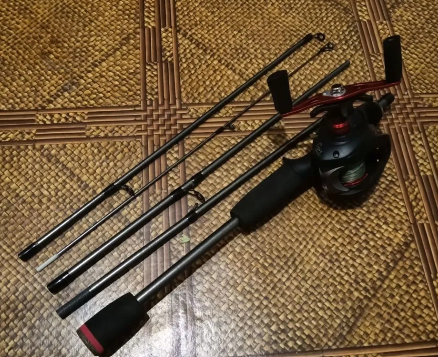 Кастинговое удилище с катушкой