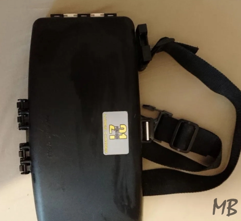 Коробка рыболовная поясная Pontoon 21